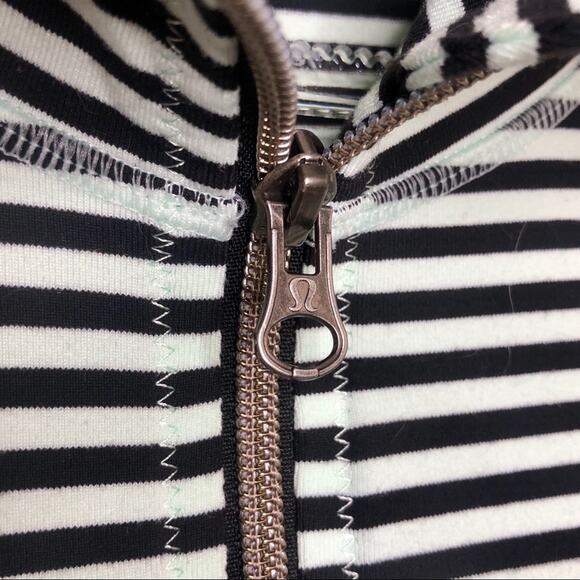 Lululemon Daily Yoga Jacket Mint Green Striped High Neck Zip Up Jacket Size 2 - Picture 6 of 10